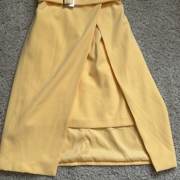 WHBM Yellow Split front Sheath Dress size 8 (399) - Picture 5 of 16
